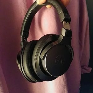 Bluetooth over ear headphones